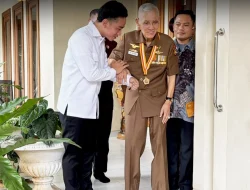 Hangatnya Silaturahmi Dua Wapres: Gibran dan Try Sutrisno Berbagi Pandangan Kebangsaan