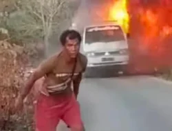 Pick Up Ludes Terbakar di Loura, Api Melahap Hingga Tak Tersisa