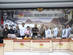 Luka dan Tenun: Ketika NTT Menanti Janji yang Tak Cukup Sekadar Rapat