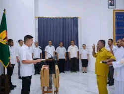 Dari Ruang Kerja Bupati, Sembilan Nahkoda Desa Resmi Berlayar