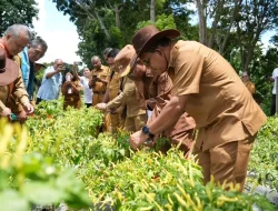 Dari Ladang Sekolah, Gubernur NTT Menegaskan: Vokasi Bukan Alternatif, Tapi Masa Depan