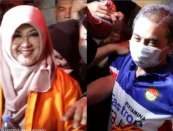 Keluar dari IGD RS Polri, Dokter Tifa Tampak Lemas: Dari Kursi Roda Menuju Mobil Tahanan