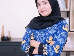 Ibu Rumah Tangga atau Wanita Karier? Bukan Pertarungan, Melainkan Dua Jalan Mulia Menuju Martabat Perempuan