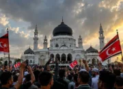 Aceh Mencekam, Merah Putih Diganti Bulan Bintang